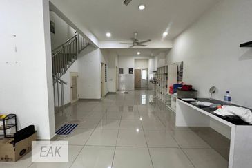 Crista (Erythrina Series), Setia Alam