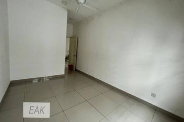 Crista (Erythrina Series), Setia Alam