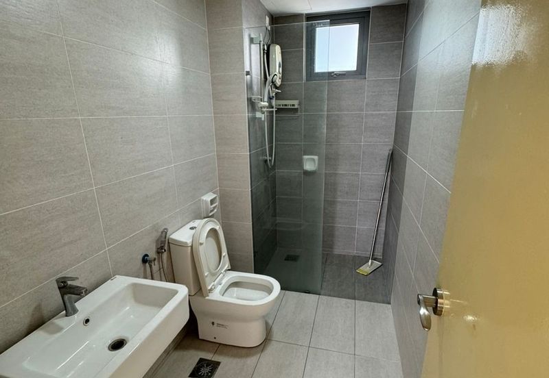 Gravit8 @ Klang South