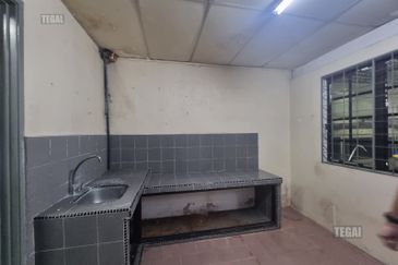 Taman Tepi Sungai ( Taman Teluk Pulai Indah )