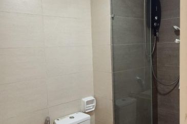 Gravit8 @ Klang South