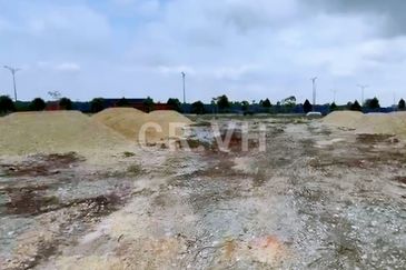 West Port, Pulau Indah