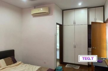 Glenmarie Cove Residence