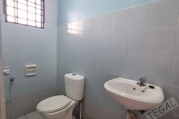 Taman Wangi (Tepi Sungai)