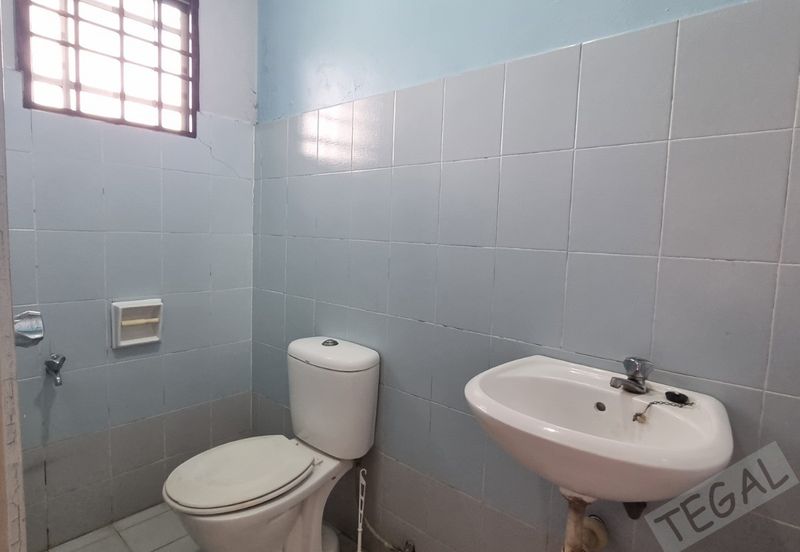 Taman Wangi (Tepi Sungai)