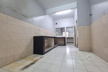 Taman Wangi (Tepi Sungai)