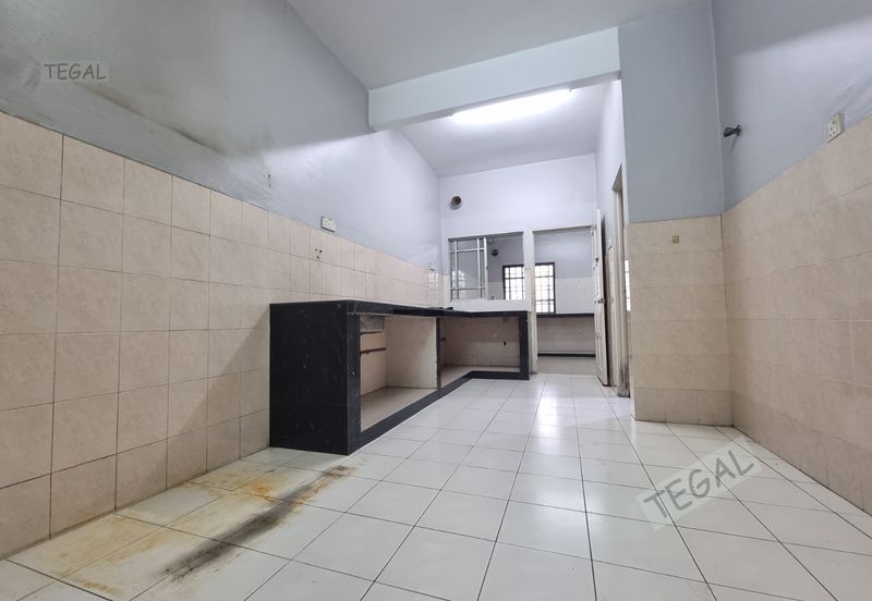 Taman Wangi (Tepi Sungai)