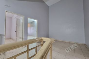 Taman Wangi (Tepi Sungai)