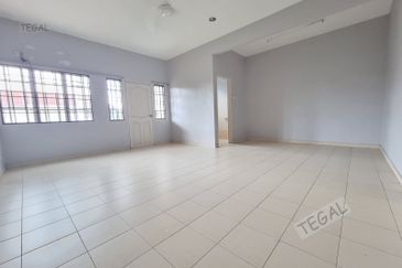 Taman Wangi (Tepi Sungai)