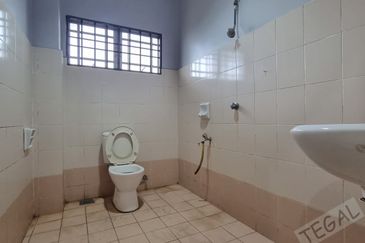 Taman Wangi (Tepi Sungai)