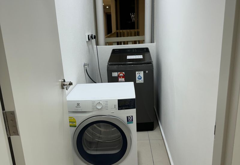 The Tresor @ Gravit 8 *