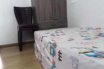 Baypoint @ Country Garden Danga Bay