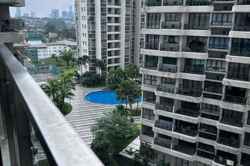 Baypoint @ Country Garden Danga Bay