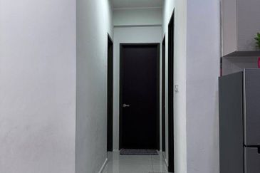 Baypoint @ Country Garden Danga Bay