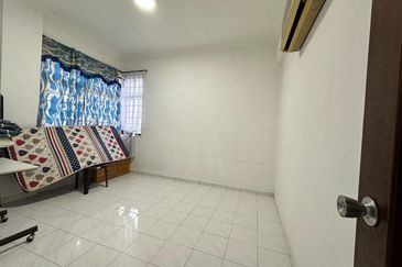 Baypoint @ Country Garden Danga Bay