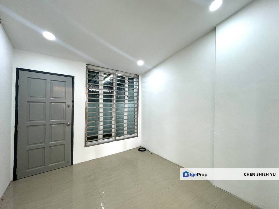 Bukit indah Jln Indah 12/12 @ Fully Renovated Double Storey House (20x70sqft) Near Bus Stop & Pasar Malam, Johor, Johor Bahru