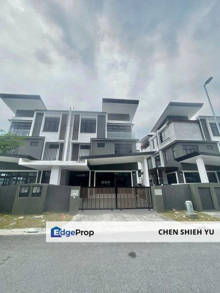 Winter Pavilion Nusa Sentral @ 3 Storey Semi-D 40x85sqft Near Tuas Singaporean Can Buy!! , Johor, 