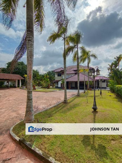 Kulai Jaya Double Storey Bungalow with Big Land For Sale, Johor, Kulai