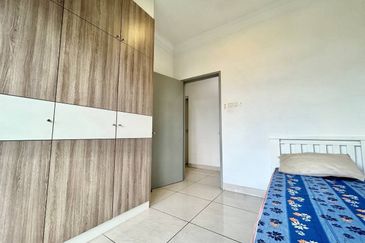 Sri Samudera Seaview Residence Suites