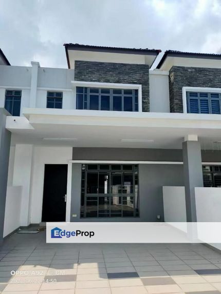 Jalan Setia Tropika, Johor, Johor Bahru