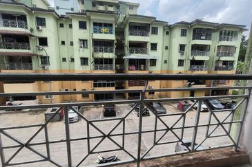 Lily & Jasmine Apartment