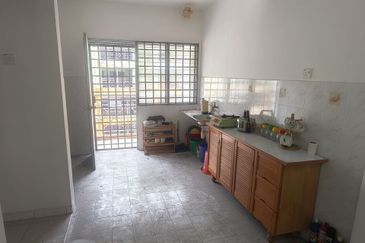 Lily & Jasmine Apartment