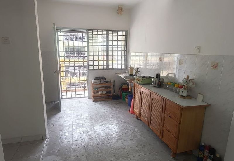 Lily & Jasmine Apartment