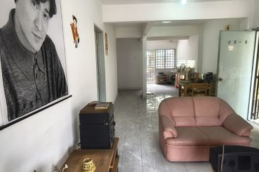 Lily & Jasmine Apartment