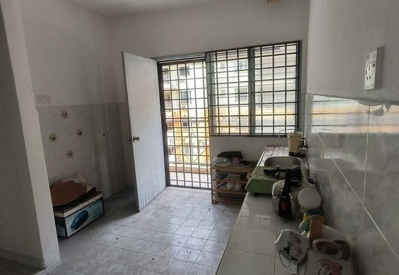 Lily & Jasmine Apartment