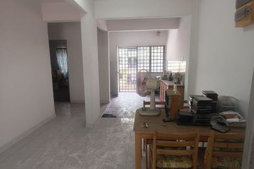 Lily & Jasmine Apartment