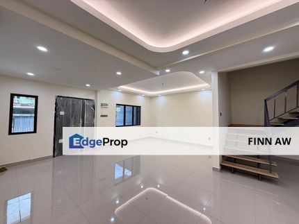 Fully Renovated Desa Skudai Large Double Storey Terrace House, Johor, Skudai