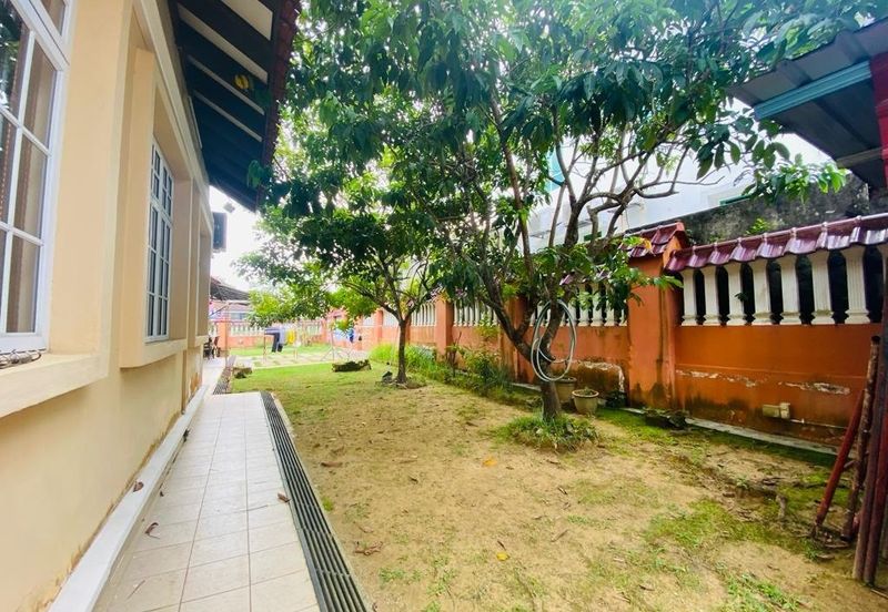 Corner Fully Renovated Uda Utama 2 Storey Bungalow