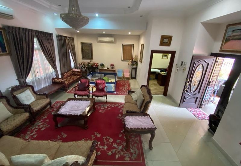 Corner Fully Renovated Uda Utama 2 Storey Bungalow