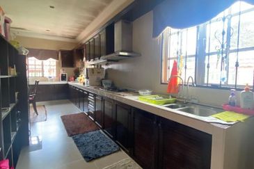 Corner Fully Renovated Uda Utama 2 Storey Bungalow