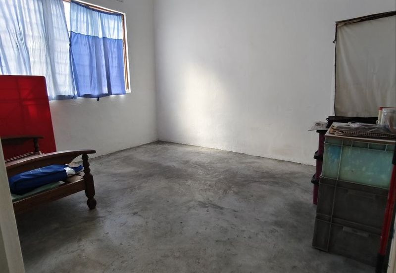 Taman Pulai Utama Flat