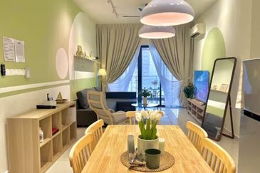 Baypoint @ Country Garden Danga Bay