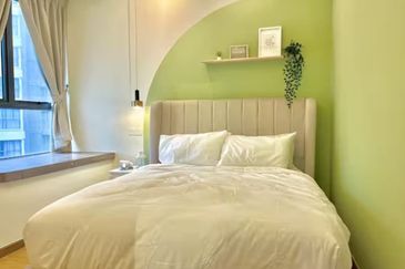 Baypoint @ Country Garden Danga Bay