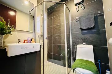 Baypoint @ Country Garden Danga Bay