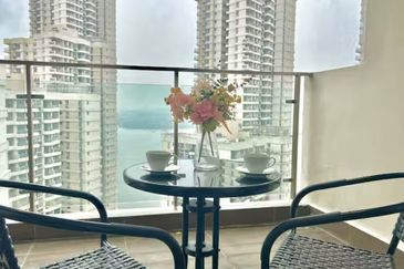 Baypoint @ Country Garden Danga Bay