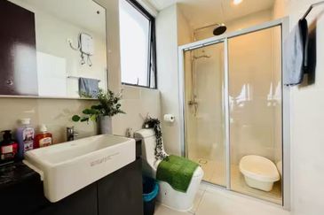 Baypoint @ Country Garden Danga Bay