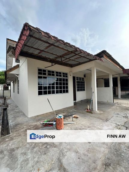 Endlot Partially Renovated Perling Single Storey Terrace House, Johor, Johor Bahru