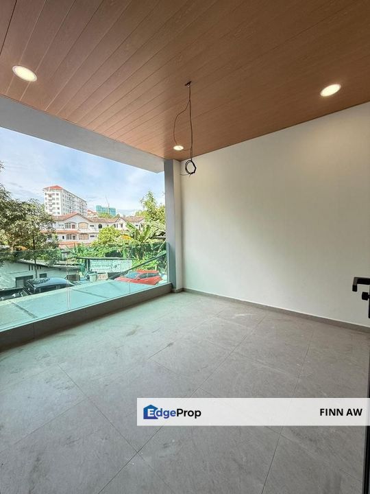 JB Town Semi D Fully Renovated For Sale, Johor, Johor Bahru