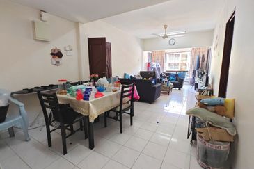 Lily & Jasmine Apartment