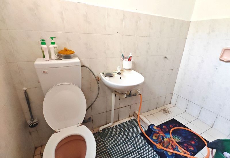 Lily & Jasmine Apartment