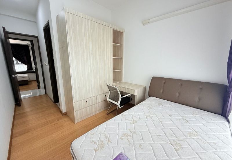 Baypoint @ Country Garden Danga Bay