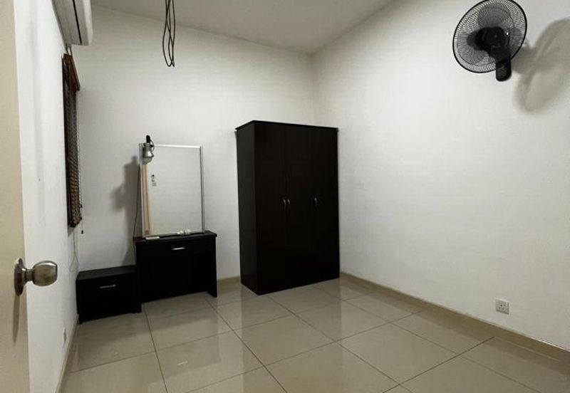 Dedaun Hijau (Greenfield Regency)