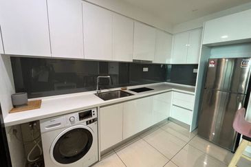 Almas Suites @ Puteri Harbour