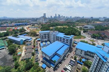 SKS Habitat Apartment, Larkin