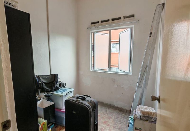 Taman Pulai Utama Flat