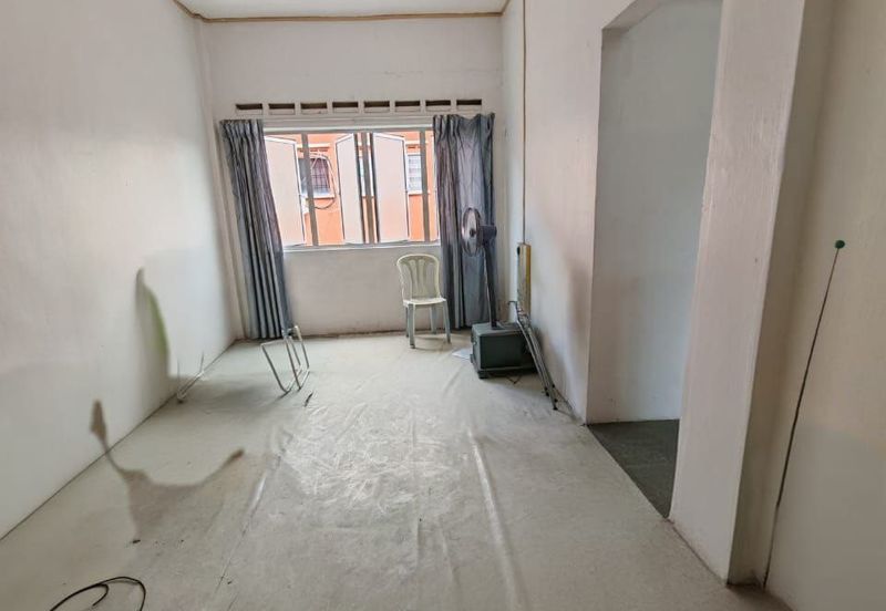 Taman Pulai Utama Flat